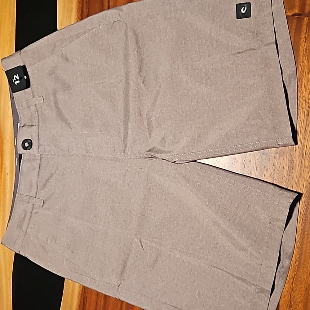 RIP CURL BOY'S BOARDWALK SHORTS: VARIOUS SIZES